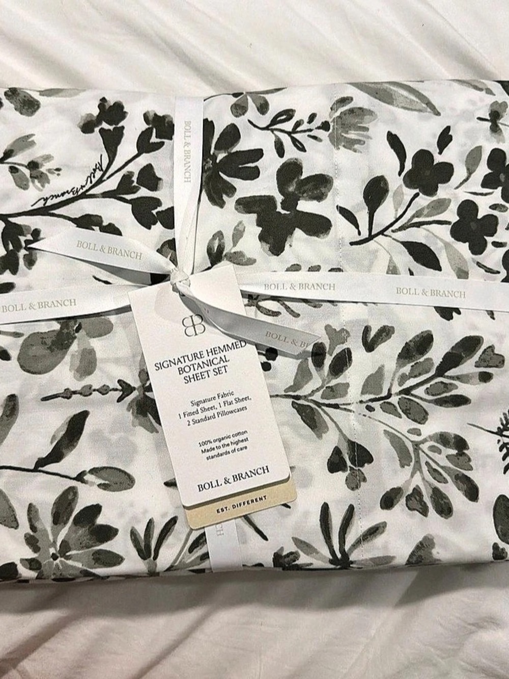 Boll & Branch Signature Hemmed Botanical Sheet Set Floral Queen 100% Organic